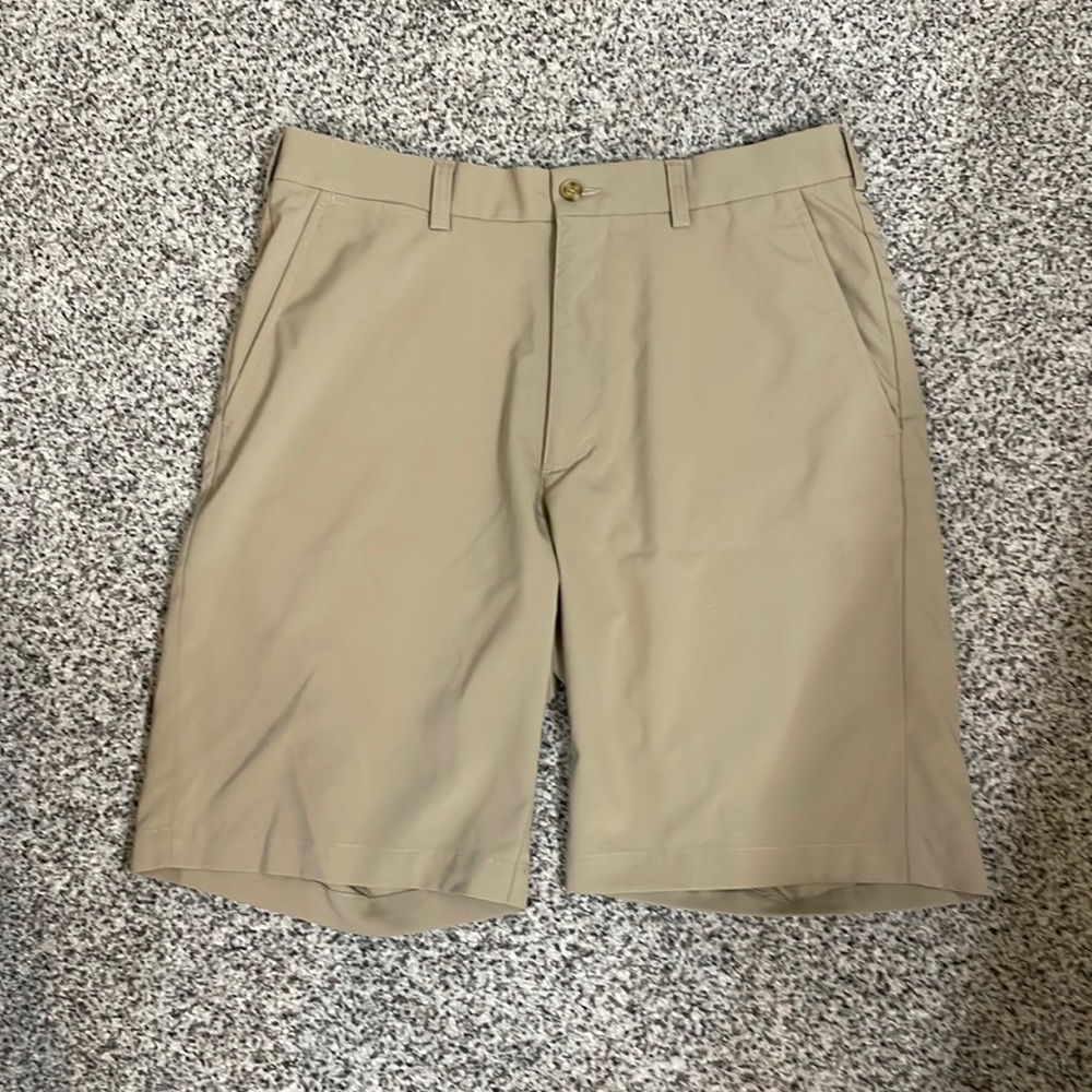 Men’s golf shorts. Waist 32. PGA Tour brand.